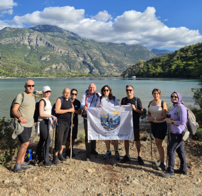 Likya Yolu Trekking Turlarında Kaç Kişi Oluyoruz ve Neden Küçük Gruplarla Yürünür?